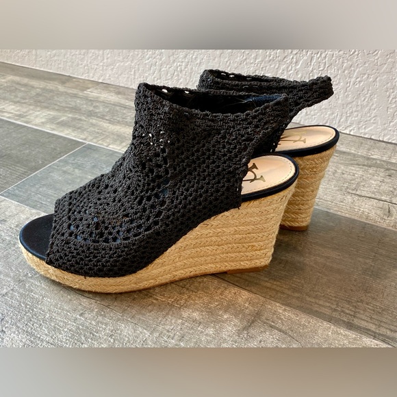Vince Camuto Signature black platform espadrille sandals 7.5 - Picture 9 of 10